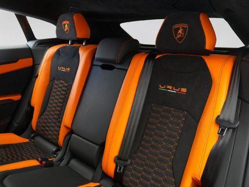 Used 2022 Lamborghini Urus AWD/4WD image 19