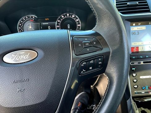 Used 2017 Ford Explorer Platinum AWD/4WD image 12