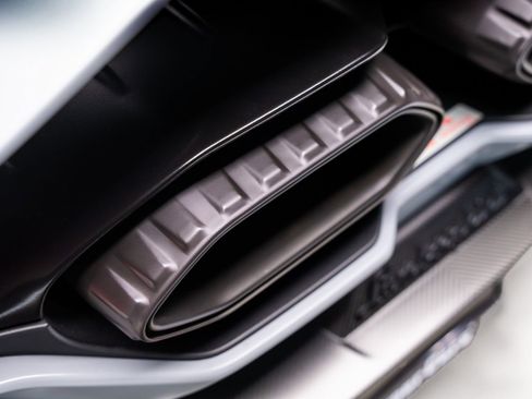 Used 2024 Lamborghini Revuelto AWD/4WD image 53