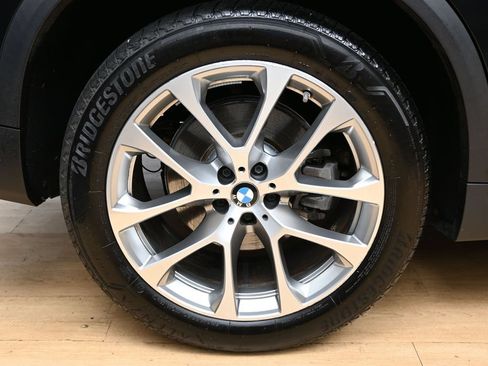 Used 2024 BMW X5 xDrive40i w/ Premium Package AWD/4WD image 21