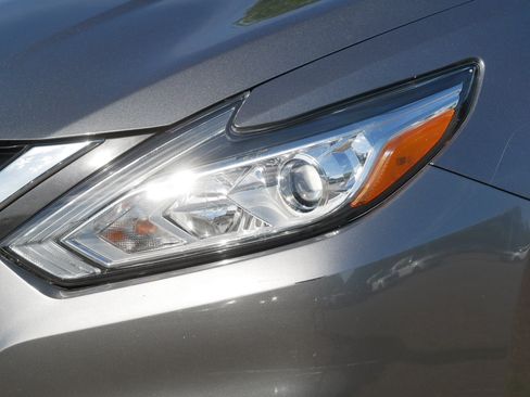 Certified 2017 Nissan Altima 2.5 SV FWD image 16