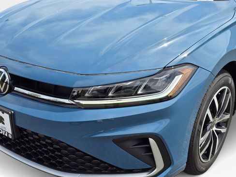 New 2026 Volkswagen Jetta SE FWD image 10