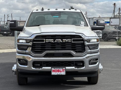 New 2027 RAM 3500 Big Horn AWD/4WD image 8