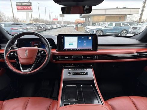 Certified 2025 Lincoln Aviator Reserve w/ Jet Appearance Package image 16