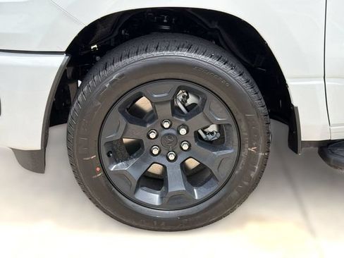 New 2026 RAM 1500 Express AWD/4WD image 13
