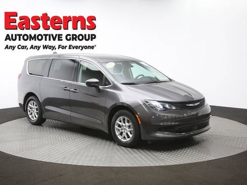 Used 2023 Chrysler Voyager LX image 49