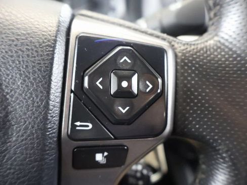 Used 2017 Toyota Tacoma SR5 w/ Tow Package AWD/4WD image 19