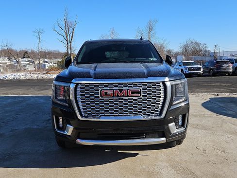 Certified 2023 GMC Yukon XL Denali image 3