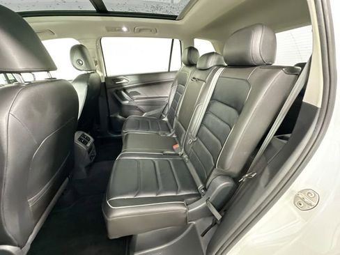 Used 2019 Volkswagen Tiguan SEL Premium w/ 3rd Row Seat Package AWD/4WD image 28