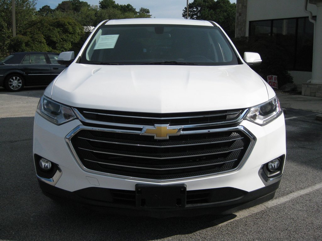 Used 2021 Chevrolet Traverse LT FWD image 2