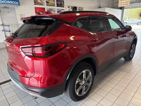 Used 2023 Chevrolet Blazer LT w/ Convenience Package FWD image 3