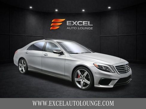 Used 2017 Mercedes-Benz S 63 AMG S 63 AMG w/ Carbon Fiber Exterior Package image 8