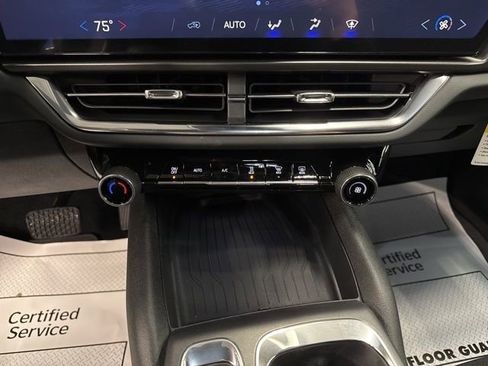 New 2026 Chevrolet Equinox EV LT FWD image 17