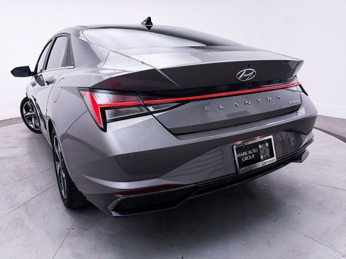 Used 2022 Hyundai Elantra Limited image 10