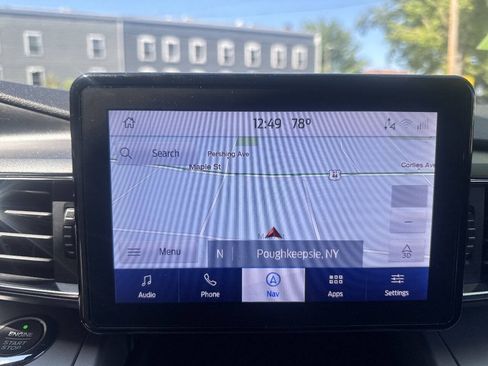 Used 2020 Ford Explorer XLT w/ Equipment Group 202A AWD/4WD image 21