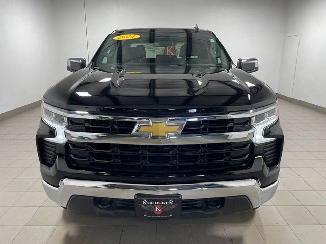 Used 2024 Chevrolet Silverado 1500 LT AWD/4WD image 2