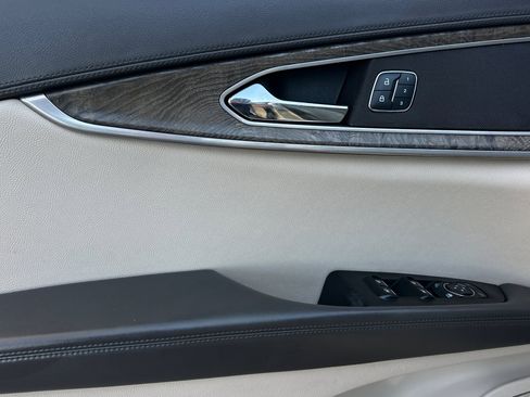 Used 2016 Lincoln MKX Reserve w/ Technology Package image 10