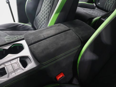 Used 2024 Lamborghini Urus Performante AWD/4WD image 33