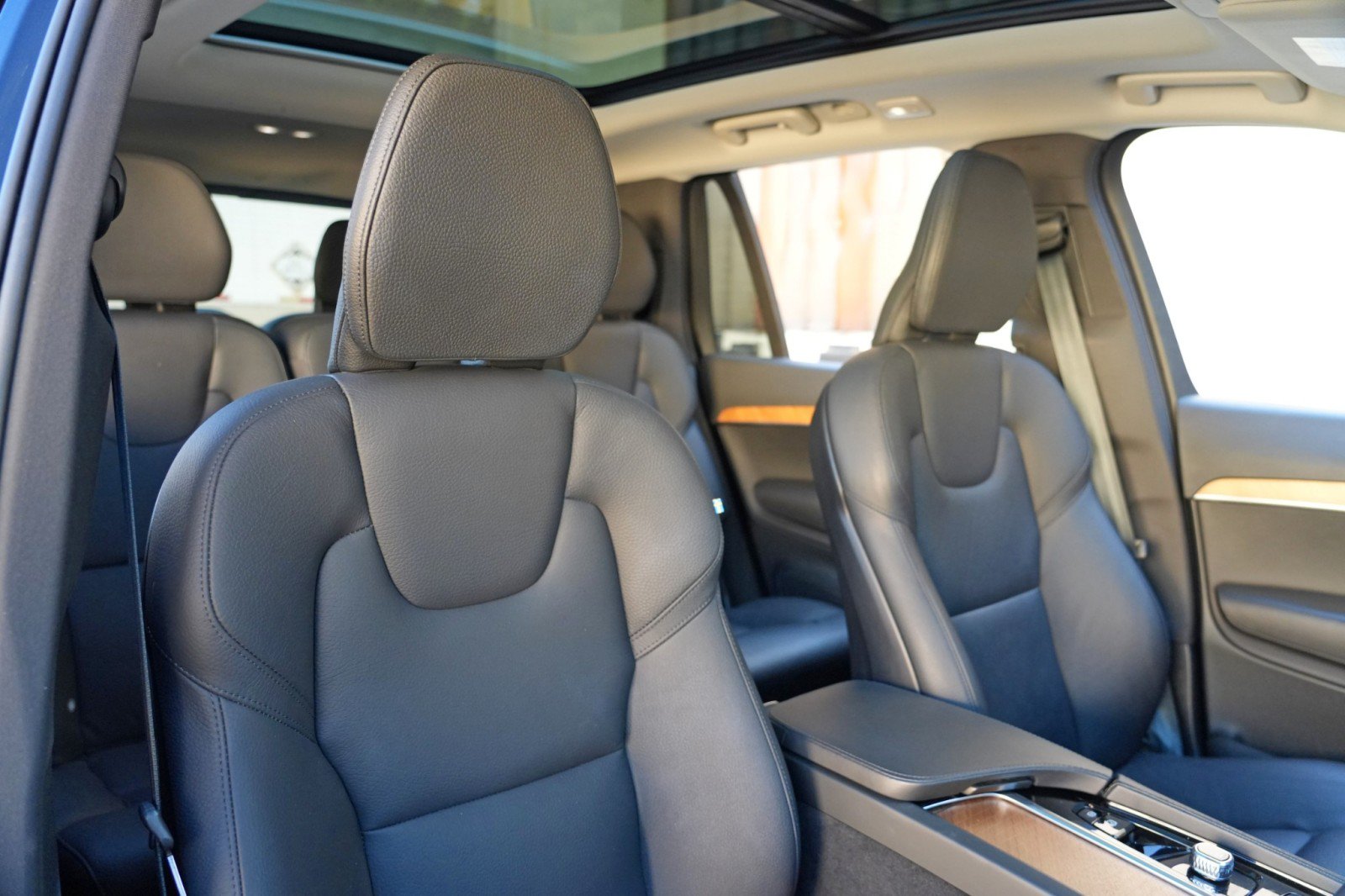 Used 2023 Volvo XC90 T8 Plus AWD/4WD image 44