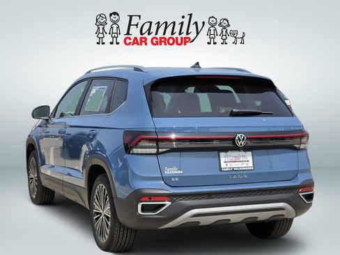 New 2026 Volkswagen Taos SE FWD image 3