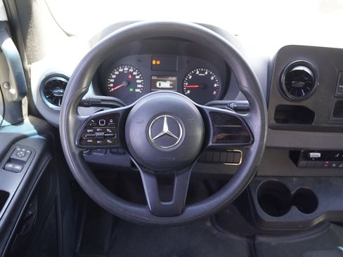 Used 2023 Mercedes-Benz Sprinter 2500 image 17