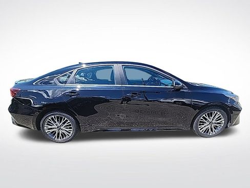 Used 2023 Kia Forte GT-Line w/ GT-Line Premium Package FWD image 9