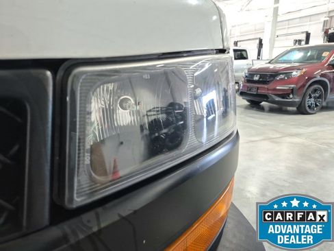 Used 2021 Chevrolet Express 3500 Extended w/ Driver Convenience Package RWD image 26