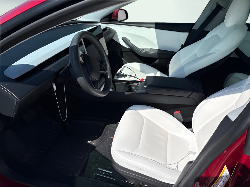 Used 2025 Tesla Model 3 Long Range RWD image 2