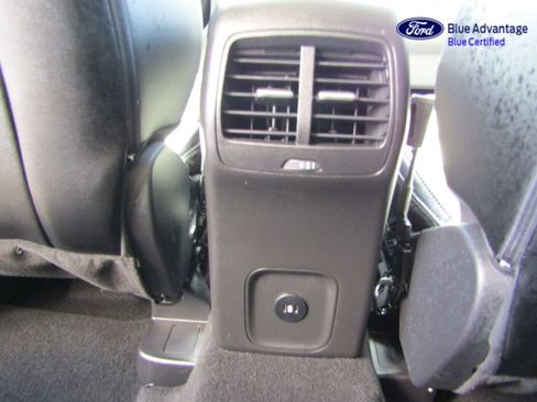 Certified 2025 Ford Escape Platinum w/ Premium Technology Package AWD/4WD image 33
