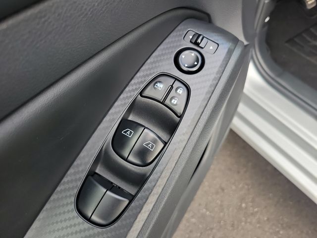 Used 2025 Nissan Altima 2.5 SV FWD image 13