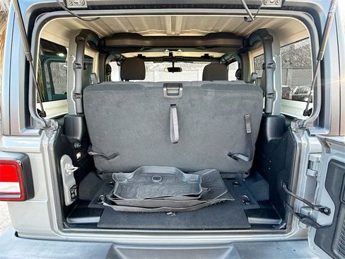 Used 2022 Jeep Wrangler Willys image 30