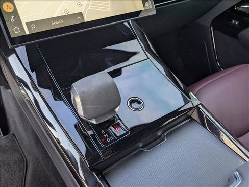 Used 2025 Land Rover Range Rover Sport Dynamic SE image 11