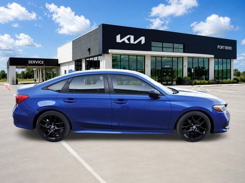 Used 2022 Honda Civic Sport image 4