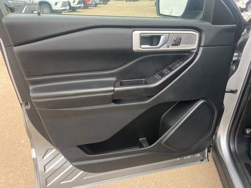 Used 2020 Ford Explorer ST image 10