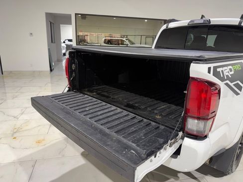 Used 2019 Toyota Tacoma SR5 image 9
