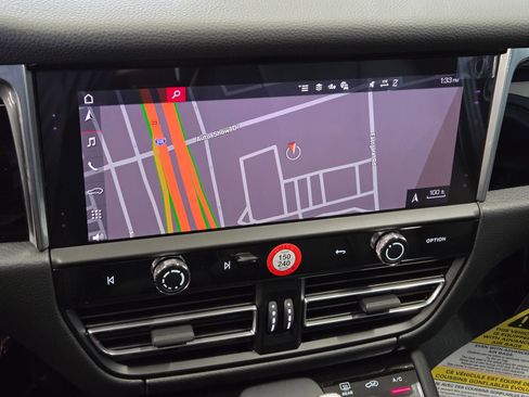 New 2026 Porsche Macan AWD/4WD image 20