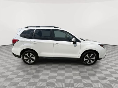 Used 2017 Subaru Forester 2.5i Premium AWD/4WD image 16
