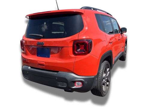 Used 2021 Jeep Renegade Latitude w/ Luxury Group II AWD/4WD image 4