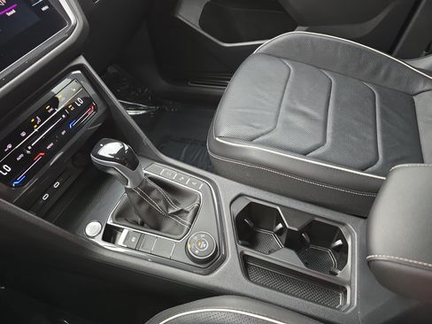 Used 2022 Volkswagen Tiguan SEL R-Line AWD/4WD image 25