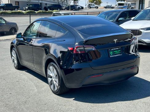 Used 2024 Tesla Model Y Long Range AWD/4WD image 7