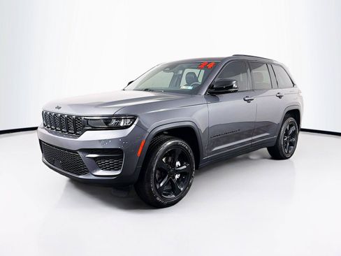 Used 2024 Jeep Grand Cherokee Altitude AWD/4WD image 7