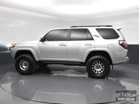 Used 2024 Toyota 4Runner TRD Off-Road Premium AWD/4WD image 3