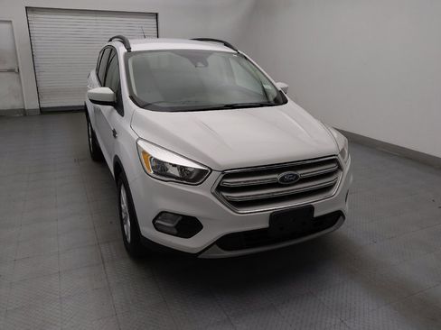 Used 2018 Ford Escape SE w/ Ford Safe & Smart Package FWD image 14