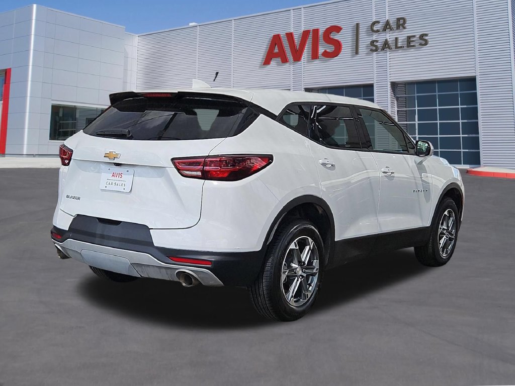 Used 2025 Chevrolet Blazer LT FWD image 6