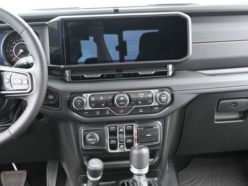 New 2026 Jeep Gladiator Sport AWD/4WD image 25