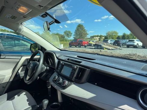 Used 2014 Toyota RAV4 LE image 8