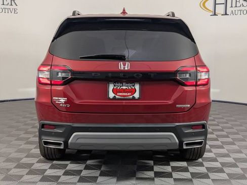 Used 2025 Honda Pilot Touring image 6