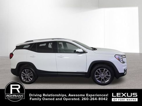 Used 2024 GMC Terrain SLT AWD/4WD image 5