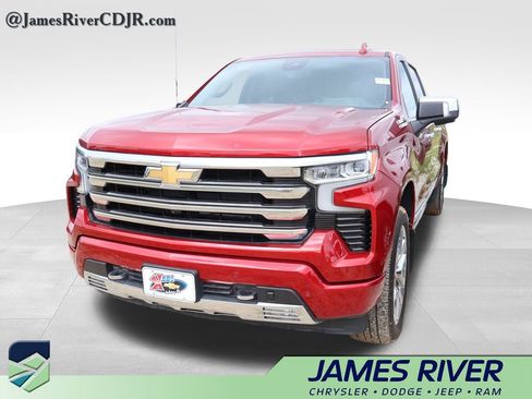 Used 2023 Chevrolet Silverado 1500 High Country w/ Technology Package AWD/4WD image 4