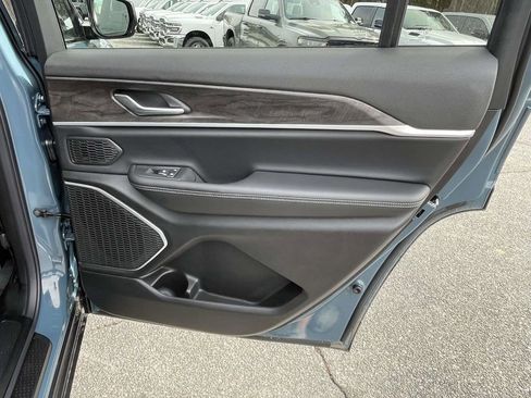 New 2026 Jeep Grand Cherokee L Limited image 15